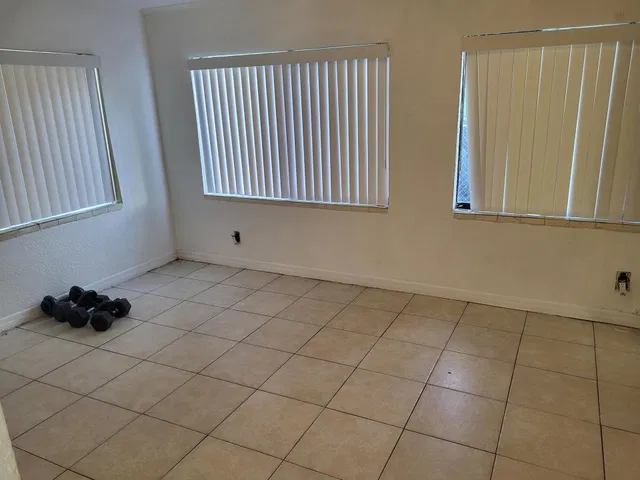  Residence photo 10