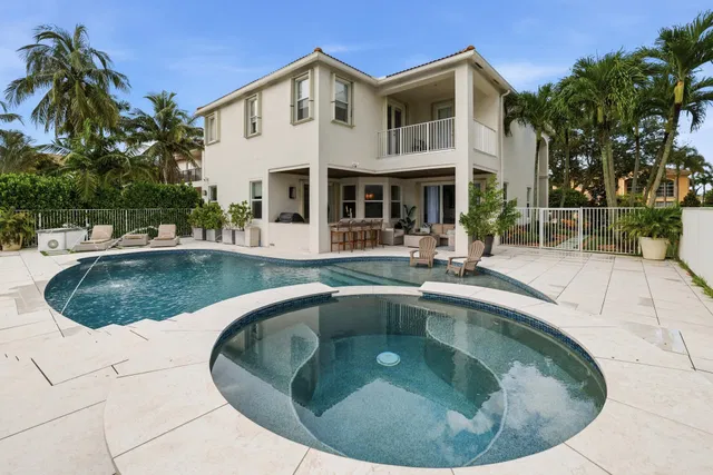  Residence photo 6