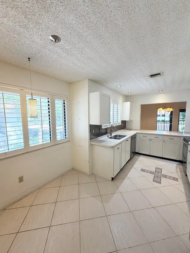  Unit 205 photo 10
