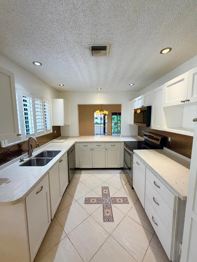  Unit 205 photo 11
