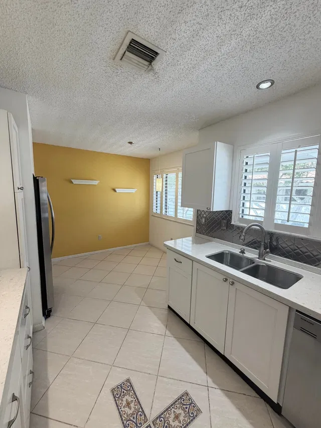  Unit 205 photo 12