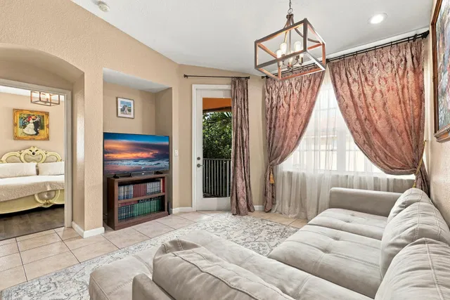 Unit 3266 photo 7