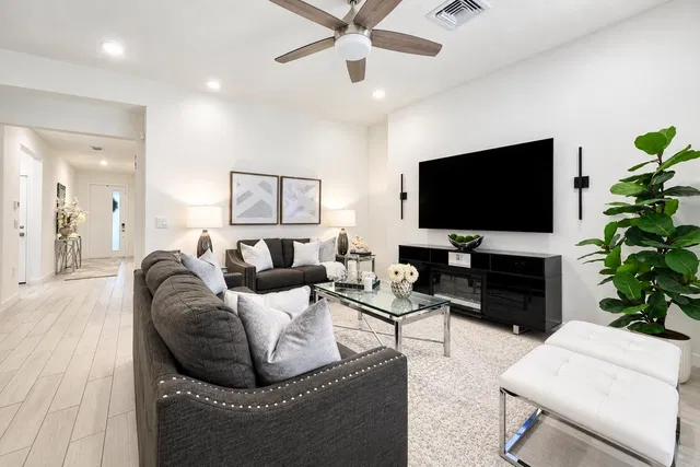 Residence photo 15