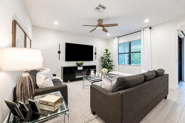 Residence photo 18