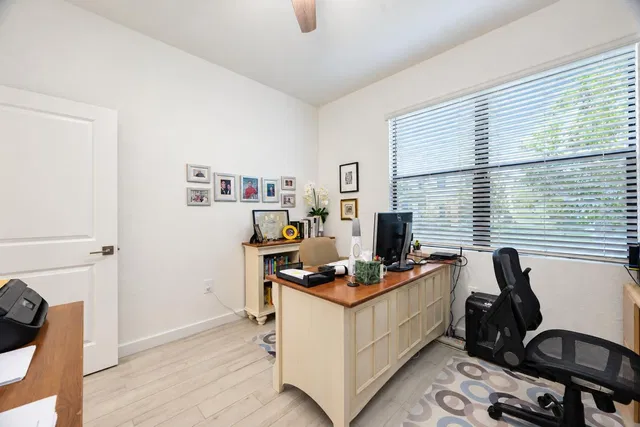 Residence photo 32