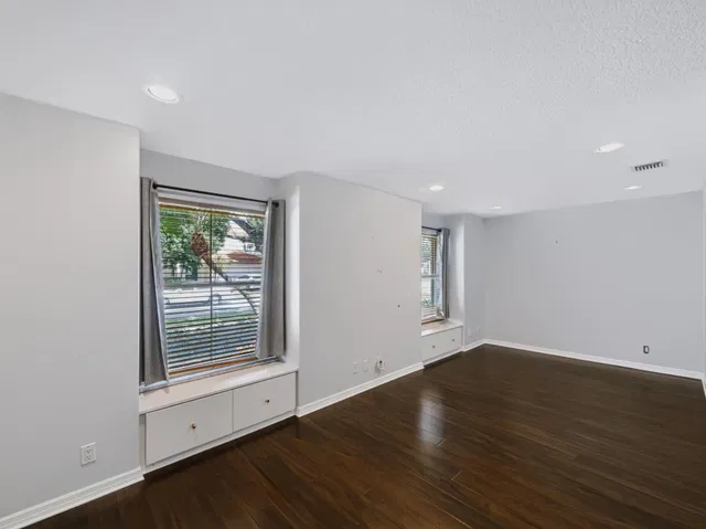 Residence photo 25