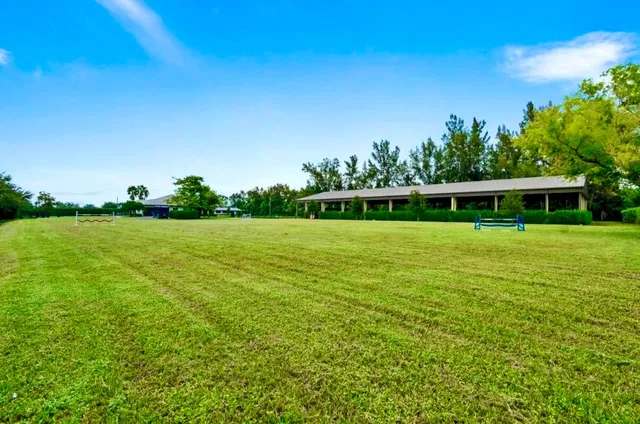 Residence photo 32
