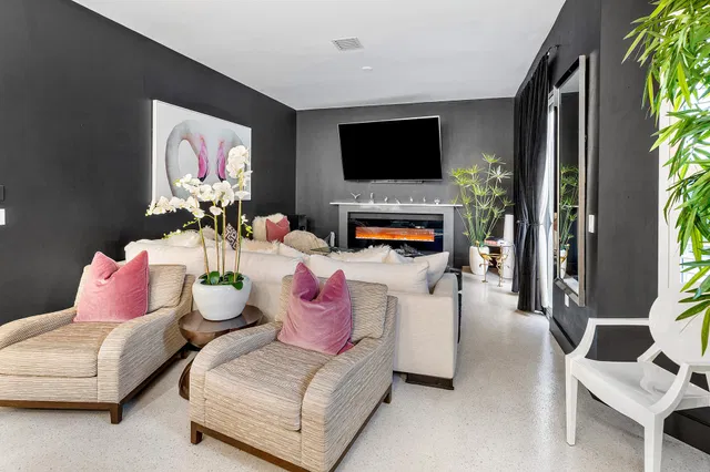 Residence photo 14