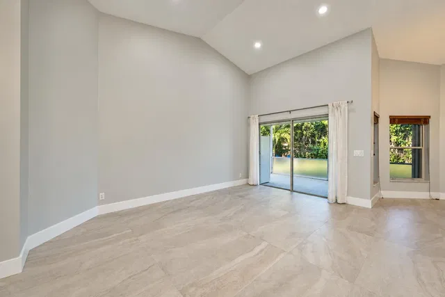 Residence photo 11