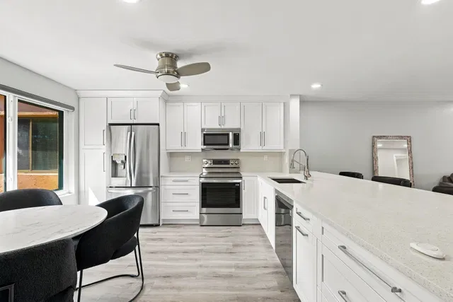 Unit 203 photo 5
