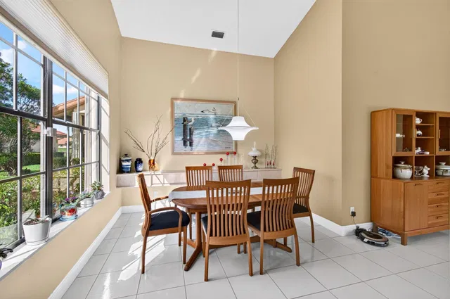 Unit 105 photo 14