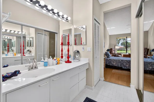 Unit 105 photo 26