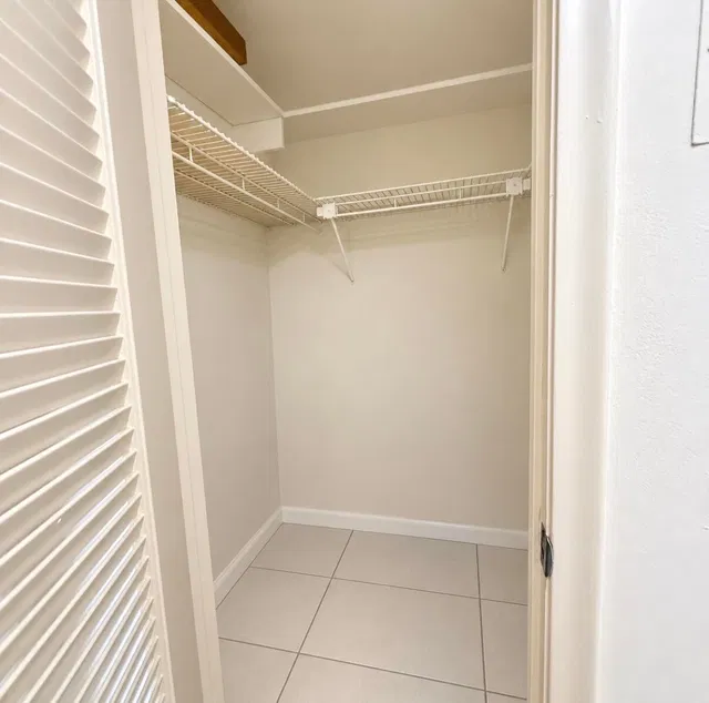Unit 228 photo 6