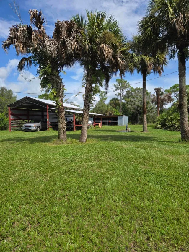  Residence photo 34
