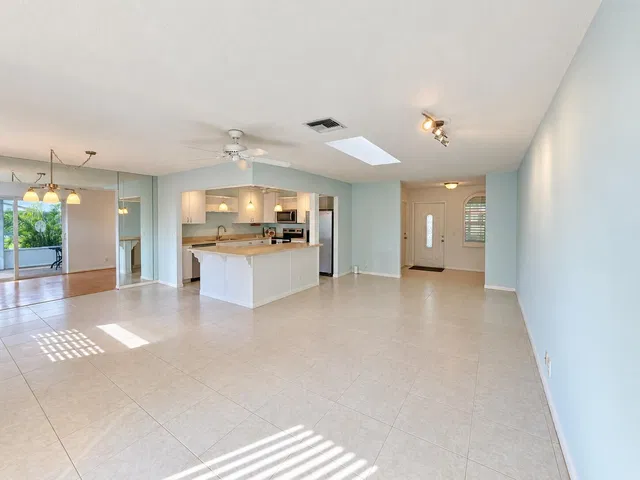 Residence photo 6