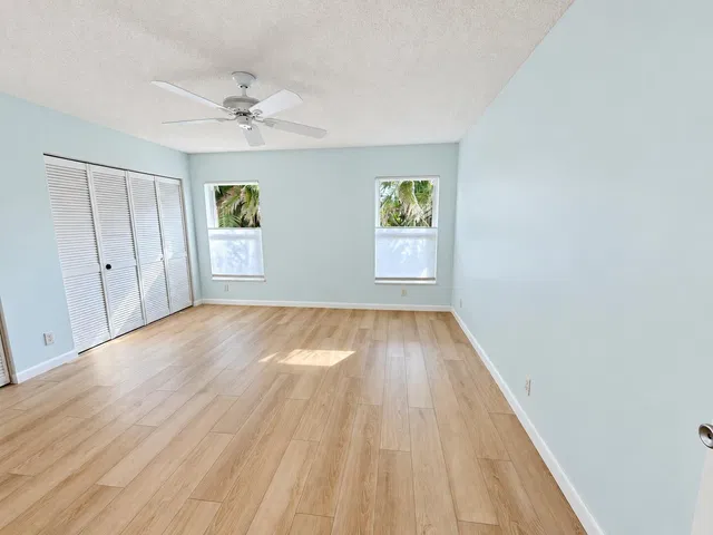 Residence photo 17