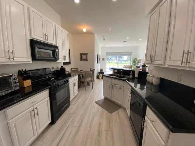Residence photo 11