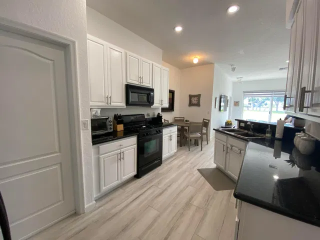Residence photo 12