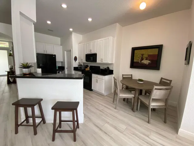 Residence photo 16