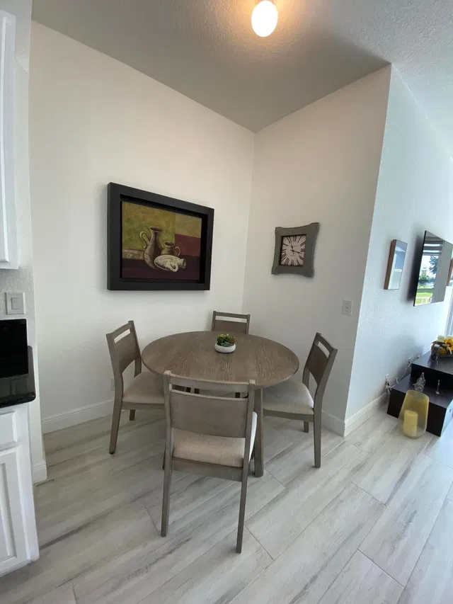 Residence photo 17