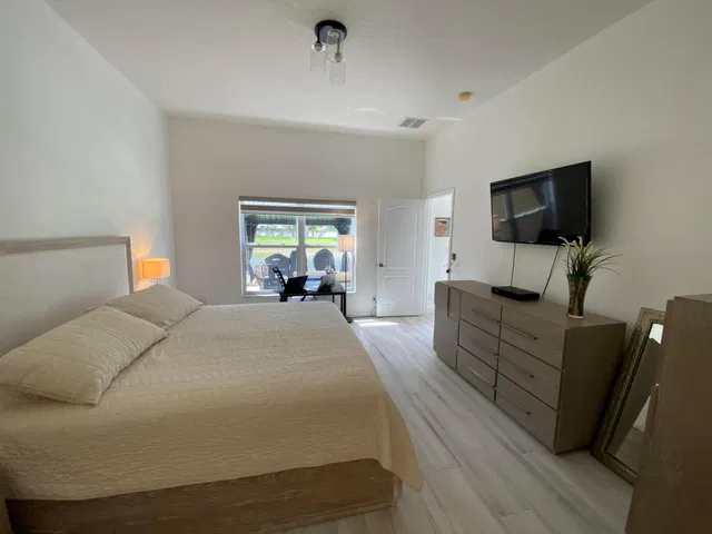 Residence photo 22