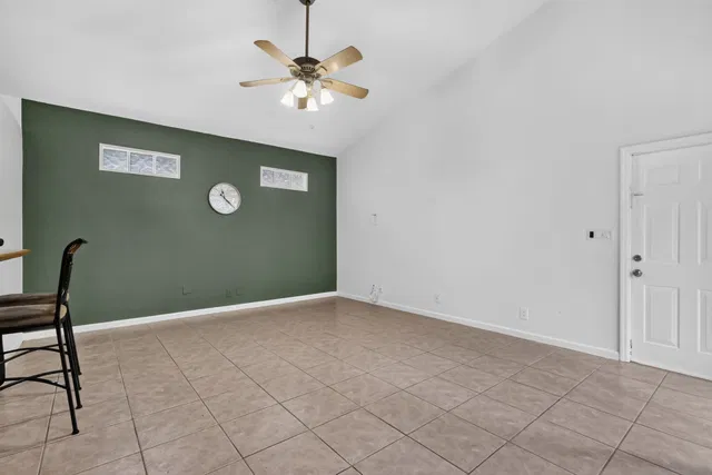 Residence photo 23
