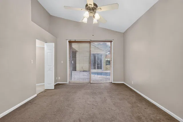 Residence photo 48