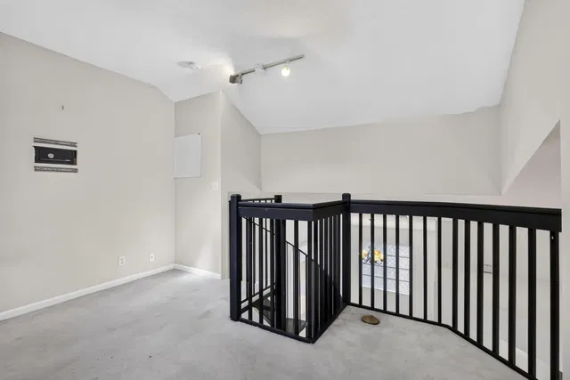 Residence photo 56