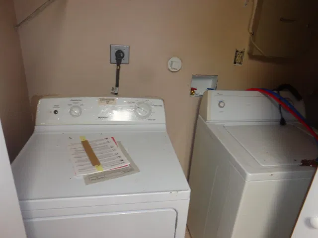 Unit B photo 4