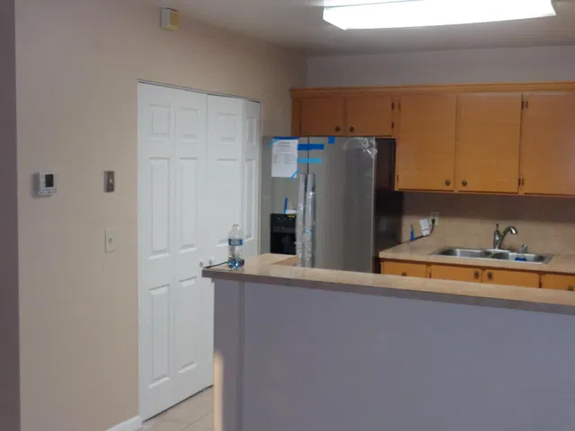Unit B photo 14