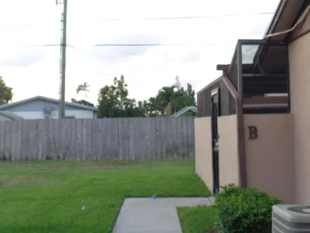 Unit B photo 19