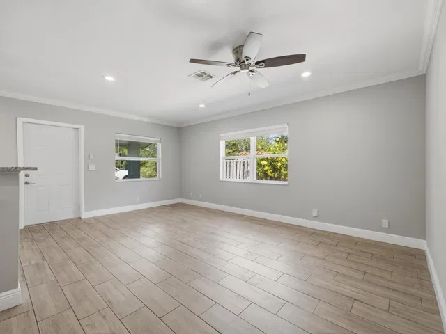 Residence photo 12