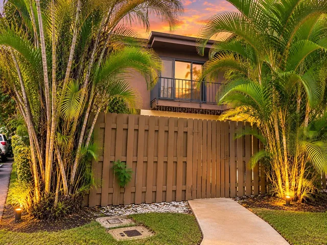 Residence photo 2
