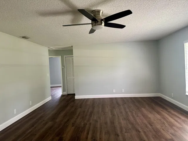 Residence photo 12