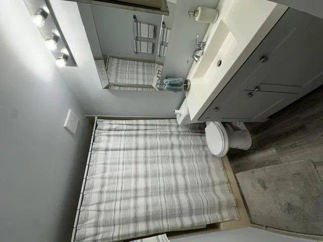 Unit 317 photo 6