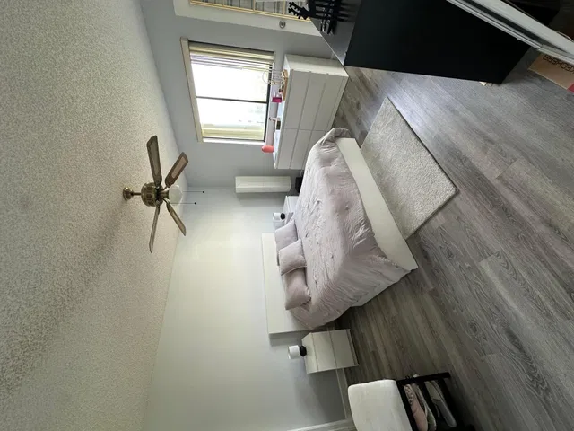 Unit 317 photo 8