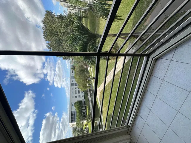 Unit 317 photo 14