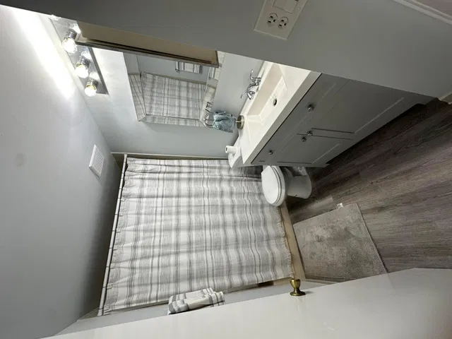 Unit 317 photo 16