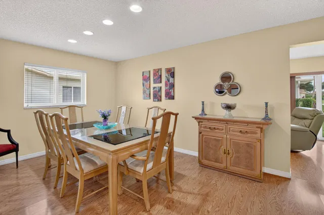  Residence photo 9