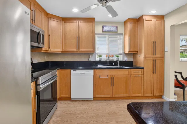 Residence photo 12