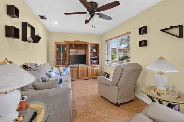  Residence photo 20