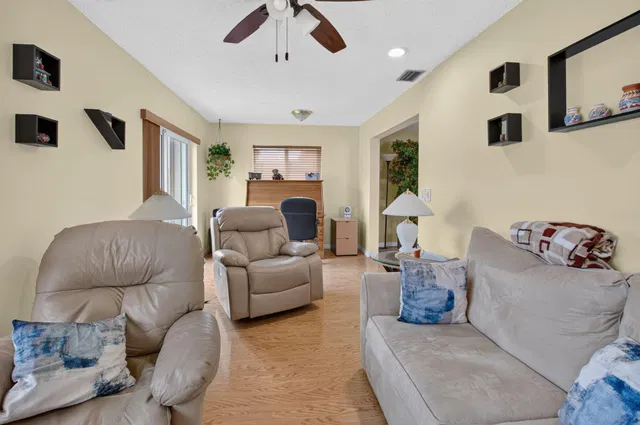 Residence photo 21