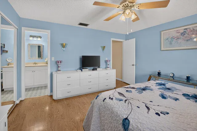  Residence photo 24