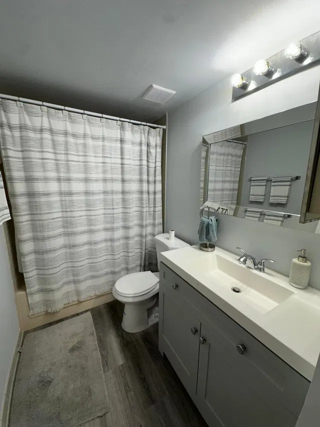 Unit 317 photo 5
