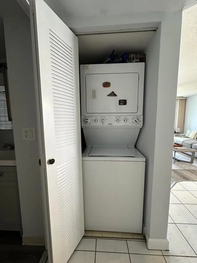 Unit 317 photo 6