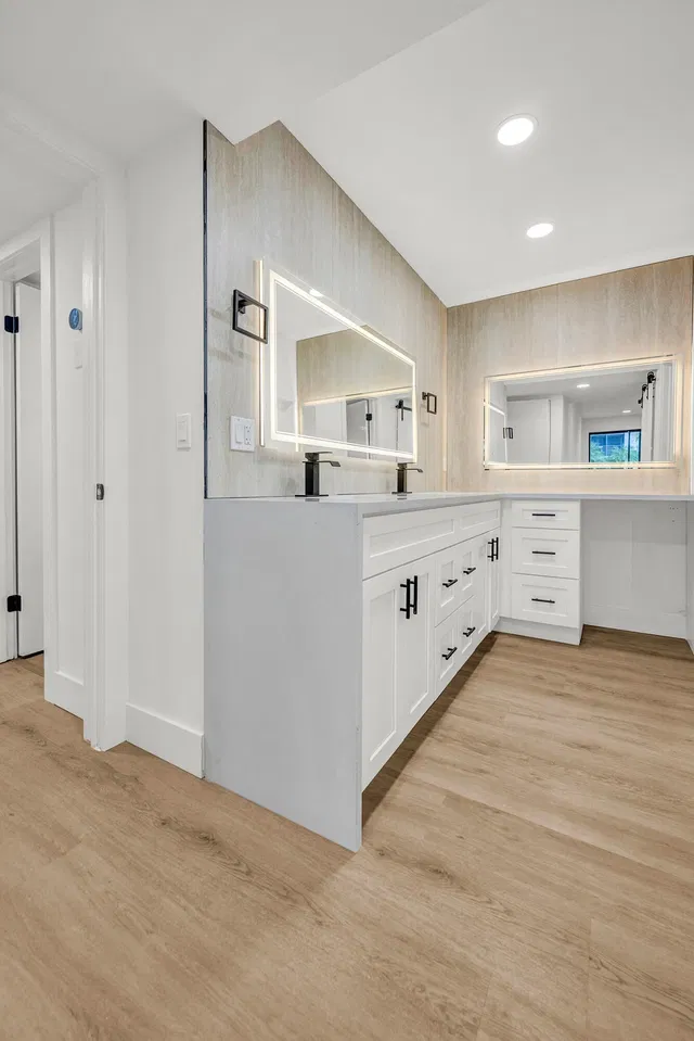 Unit 106 photo 14