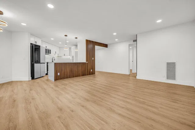 Unit 106 photo 37