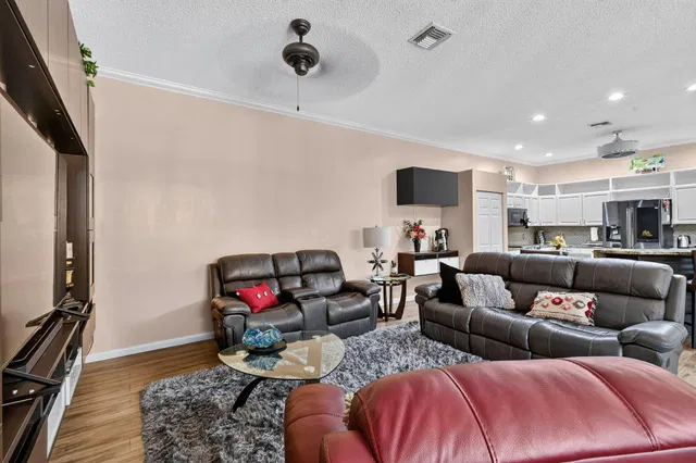 Residence photo 20