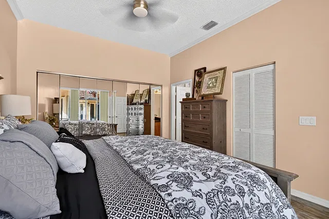 Residence photo 36