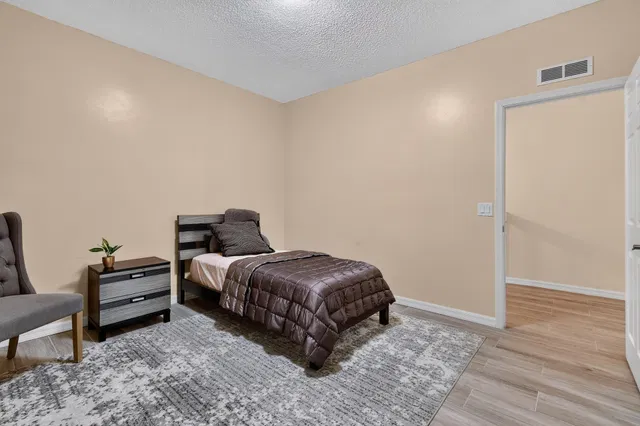 Residence photo 54